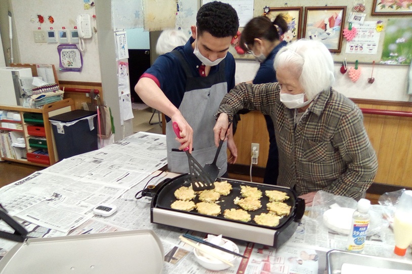 お好み焼き作りの様子